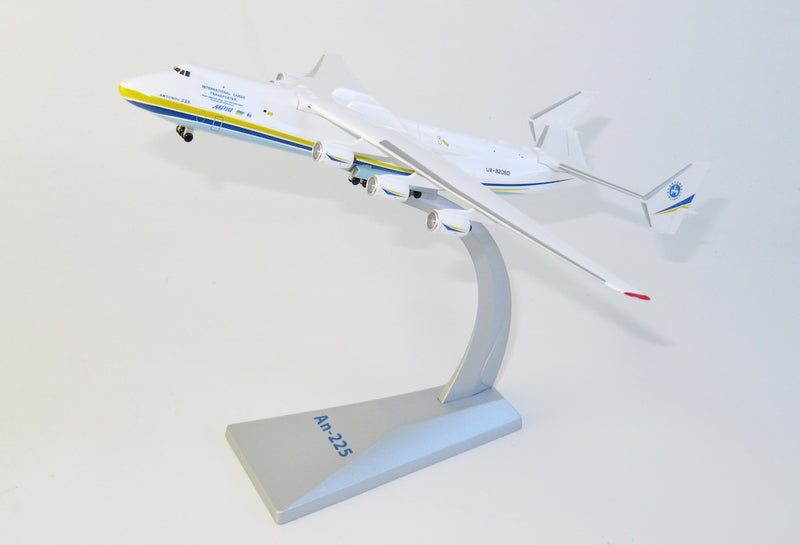 Antonov An-225 Mriya Antonov Airlines UR-82060, 1/400 Scale Diecast Model