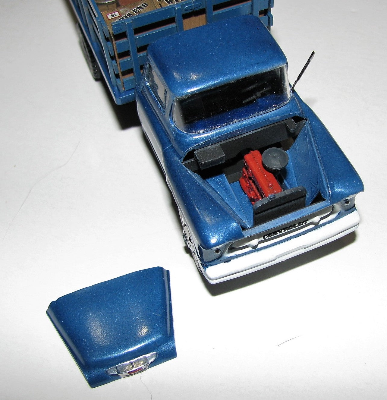 Atlantis 1955 Chevrolet 2 Ton Stake Truck 1:48 Scale Plastic Model Kit Engine Compartment Details