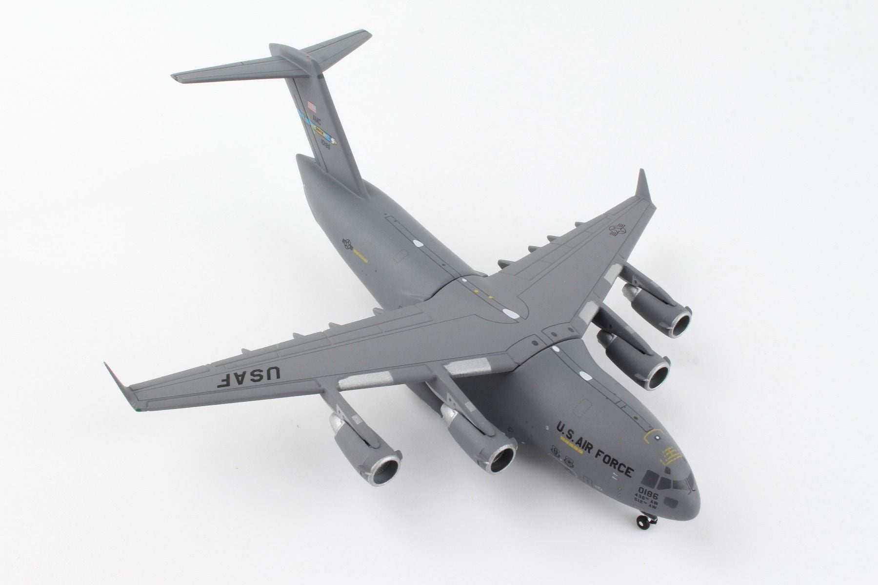 Boeing C-17A Globemaster III Dover AFB (01-0186) 1:400 Scale Model