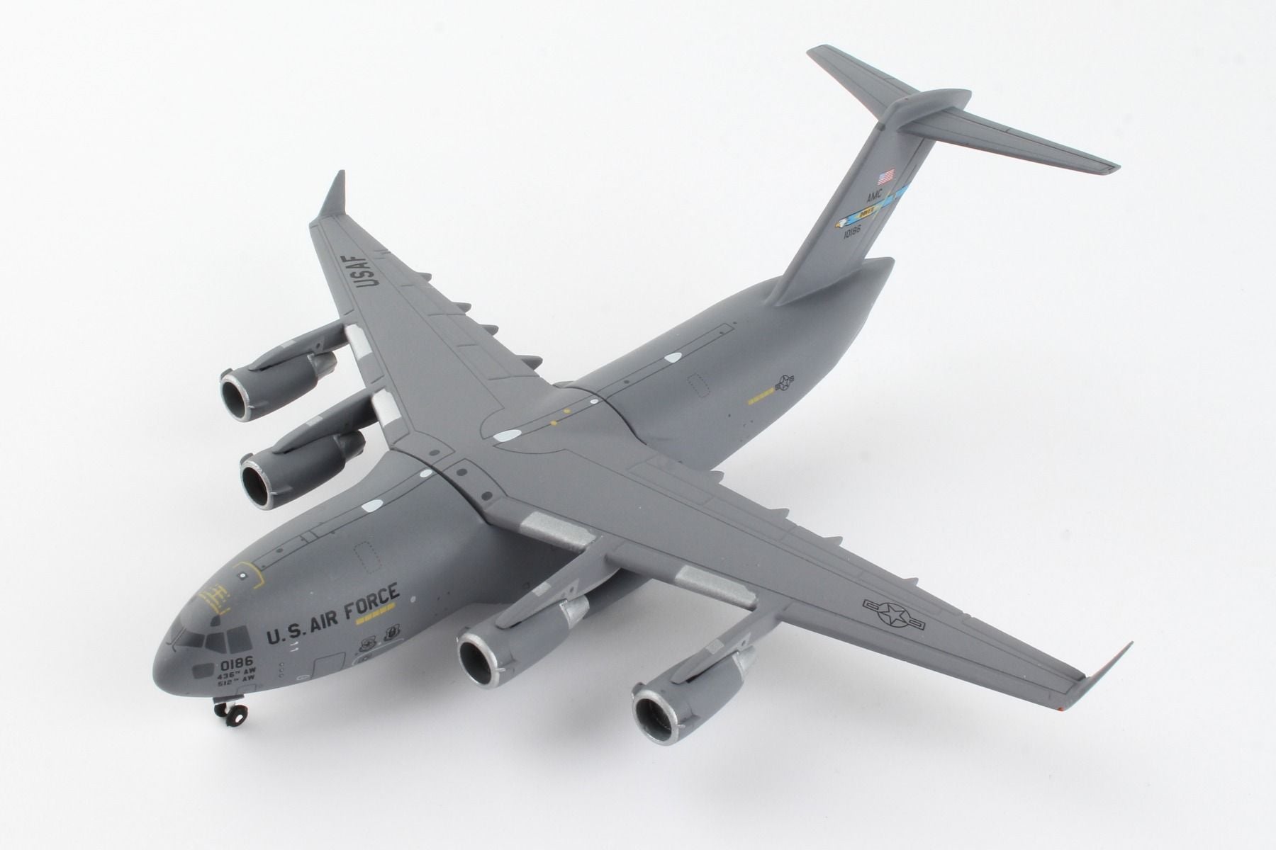 Boeing C-17A Globemaster III Dover AFB (01-0186) 1:400 Scale Model