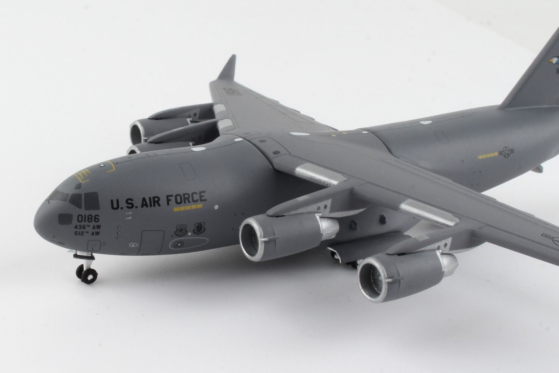 Boeing C-17A Globemaster III Dover AFB (01-0186) 1:400 Scale Model