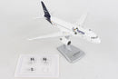 Airbus A319-100 Lufthansa (D-AILU) 1:200 Scale Model Right Front View