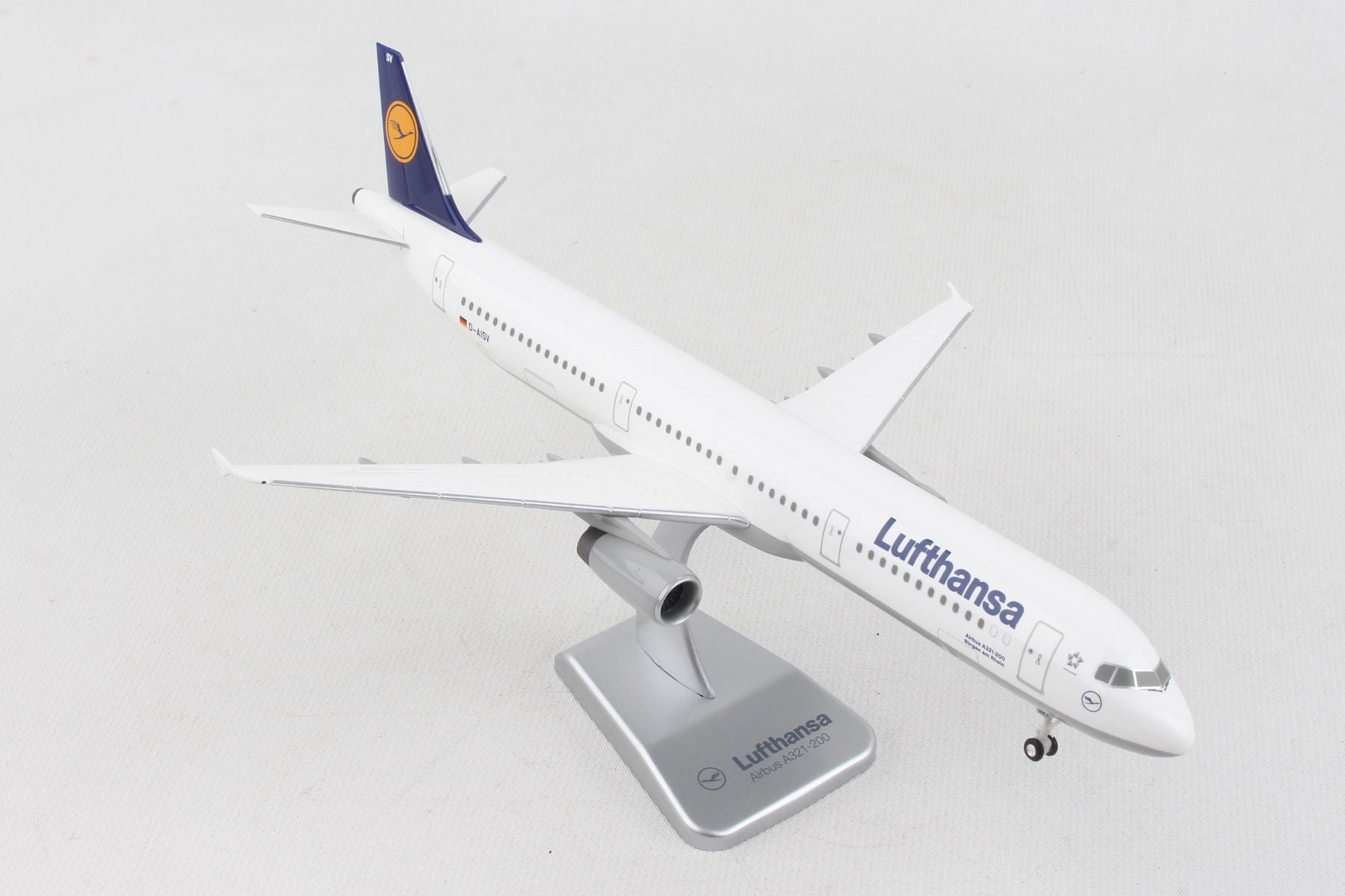 Airbus A321-200 Lufthansa (D-AISV) “Bingen am Rhein” 1:200 Scale Model Right Front View