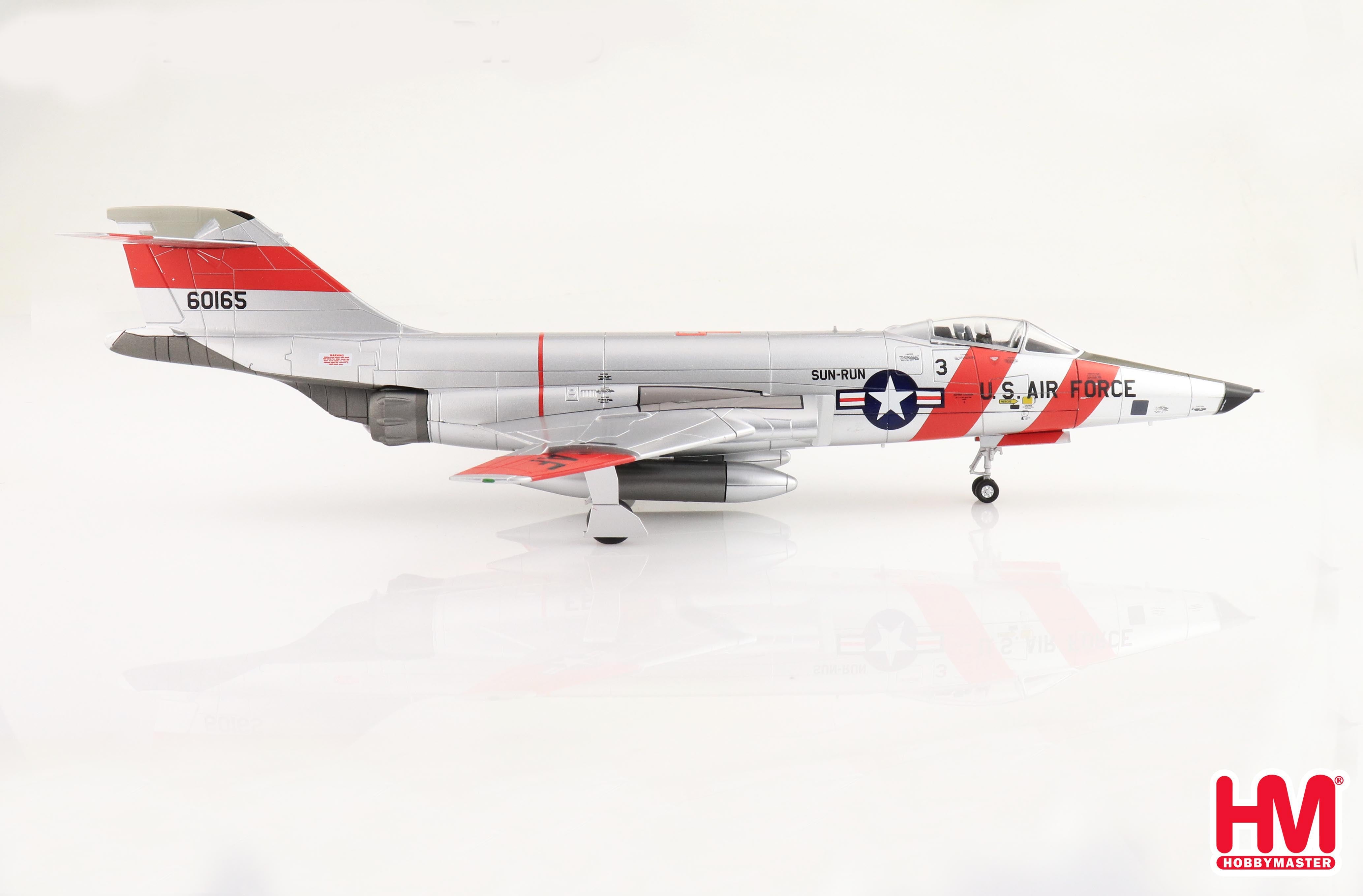 Right Side View Hobby Master RF-101C Voodoo “Operation Sun Run” 1957 1:72 scale diecast aircraft