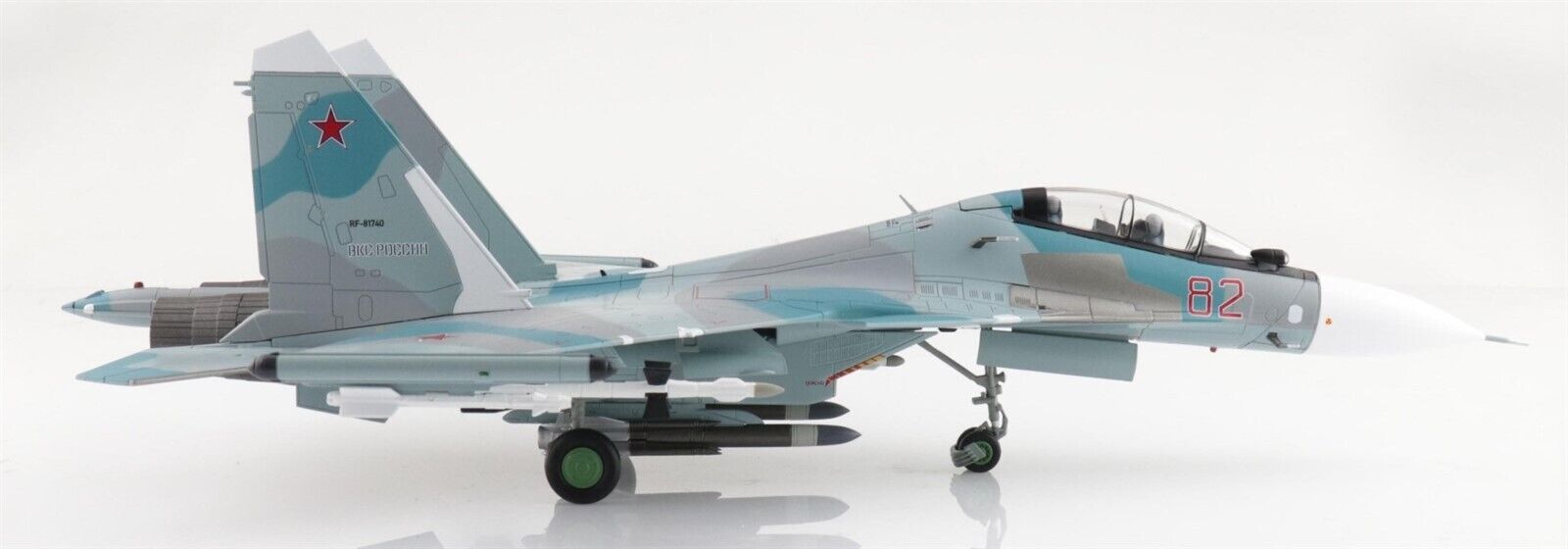 Hobby Master Sukhoi Su-30SM Flanker H, “Red 82” Russian Air Force 2018, 1:72 Scale Diecast Model  Right Side View
