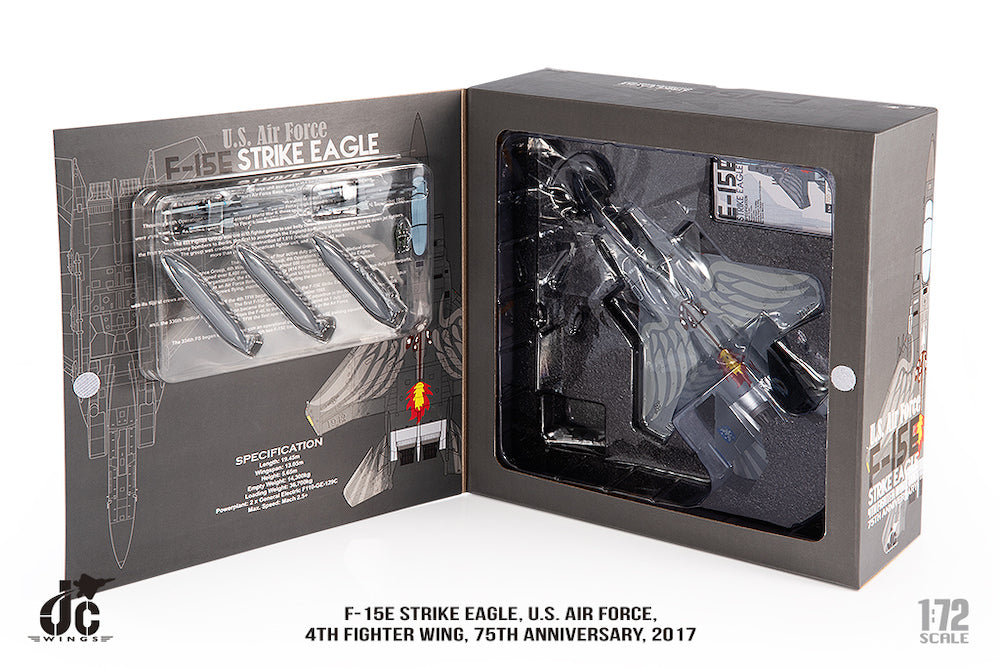 McDonnell Douglas F-15E Strike Eagle 4th Fighter Wing 2017, 1:72 Scale Diecast Model Contents