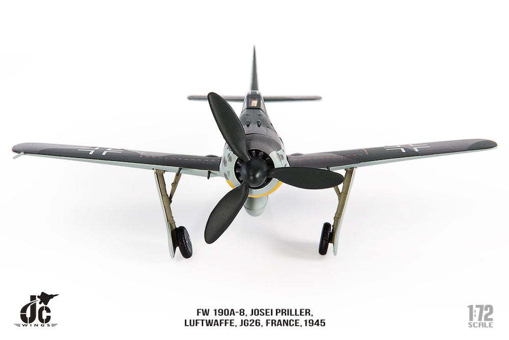 Focke-Wulf Fw 190A-8 JG26 “Black 13”, France 1945 1:72 Scale Diecast Model Front View