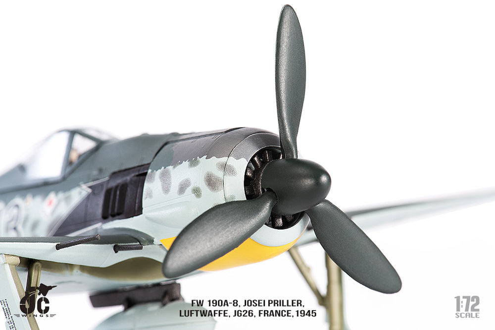 Focke-Wulf Fw 190A-8 JG26 “Black 13”, France 1945 1:72 Scale Diecast Model Nose Detail