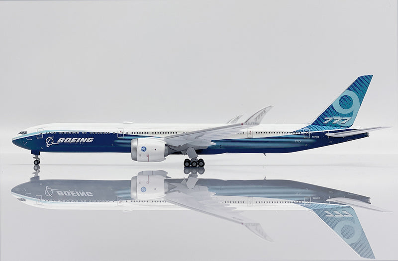 Boeing 777-9X House Livery “Folded Wingtip Version” (N779XX) 1:400 Scale Model Left Side View