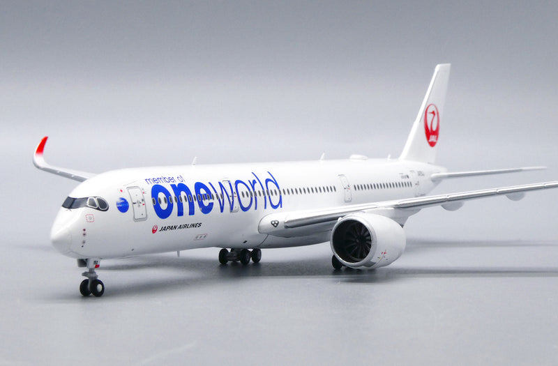 Airbus A350-900 Japan Airlines (JA15XJ), 1/400 Scale Diecast Model Left Front Close Up