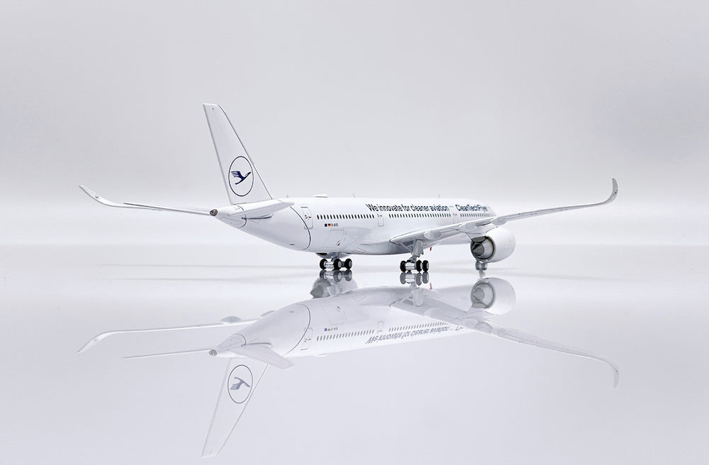 Airbus A350-900 Lufthansa (D-AIVD), 1/400 Scale Diecast Model Right Rear View