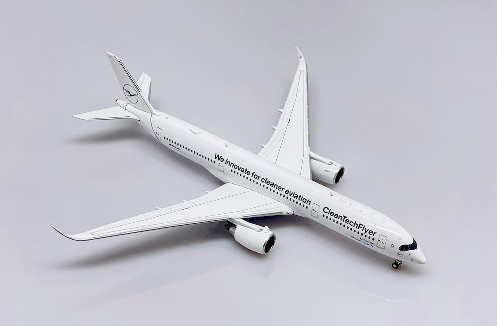 Airbus A350-900 Lufthansa (D-AIVD), 1/400 Scale Diecast Model Right Front Top View