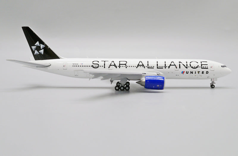 Boeing 777-200ER United Airlines “Star Alliance Livery” (N218UA) 1:400 Scale Diecast Model Right Side VView