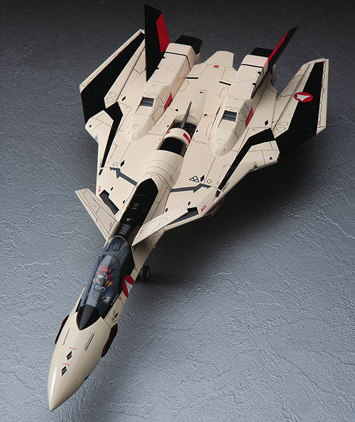 Macross Plus VF-19 Advanced Variable Fighter, 1:48 Scale Model Kit Front View Wings Folded