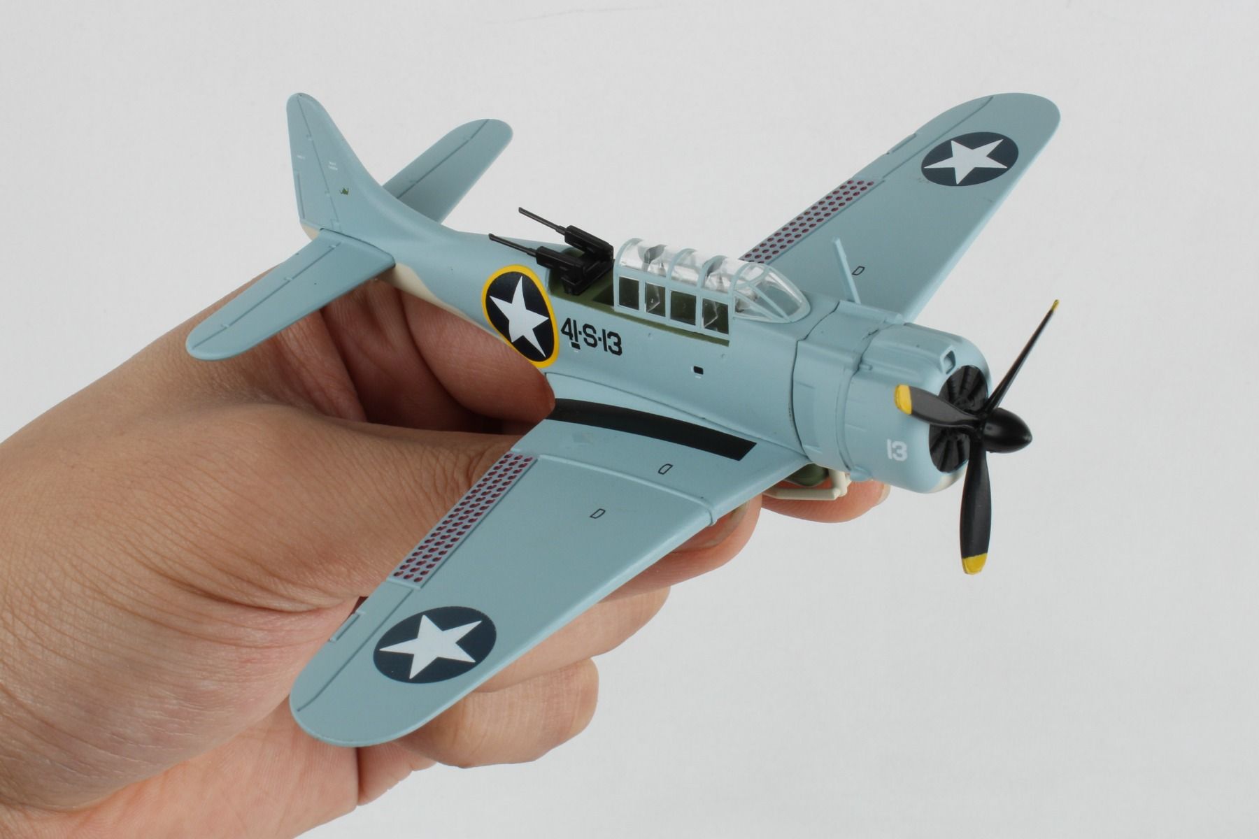 Douglas SBD-3 Dauntless US Navy 1/87 Scale Model In Hand