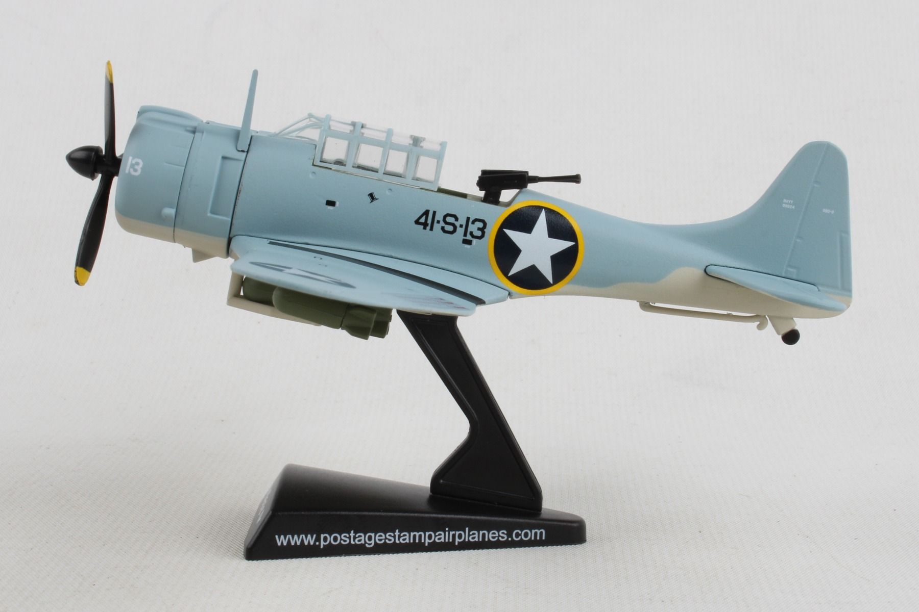 Douglas SBD-3 Dauntless US Navy 1/87 Scale Model Left Side View