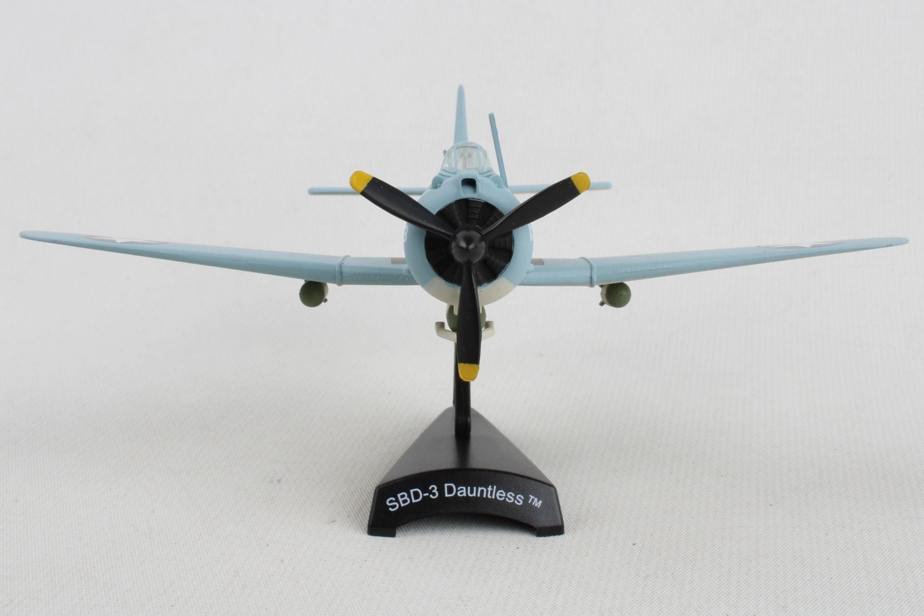 Douglas SBD-3 Dauntless US Navy 1/87 Scale Model Front View