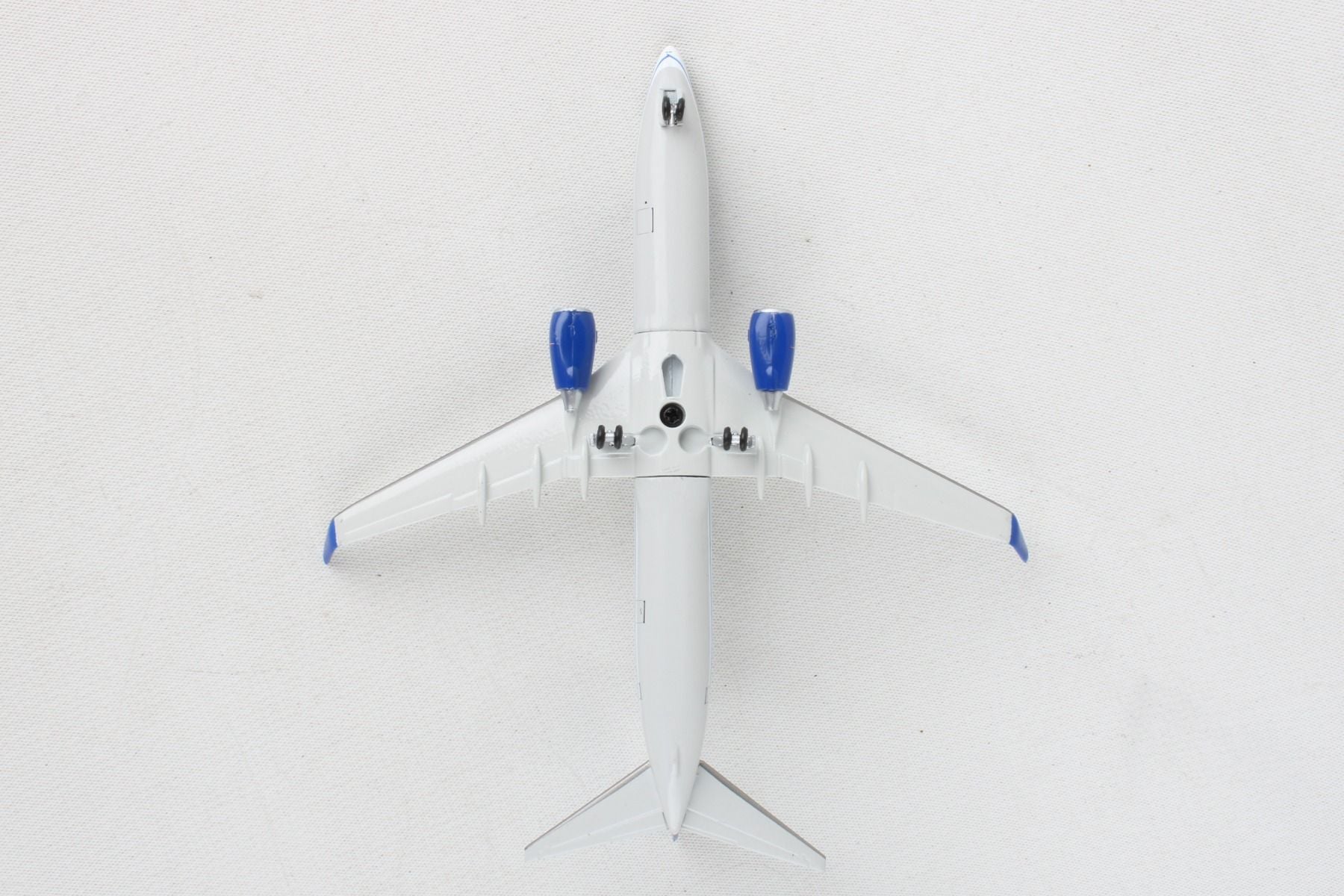 Boeing 737-800 United Airlines, 1/300 Scale Diecast Model Bottom View