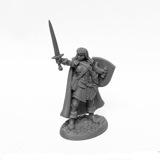 Reaper Miniatures Caerindra Thistlemoor 28mm unpainted plastic figure front view