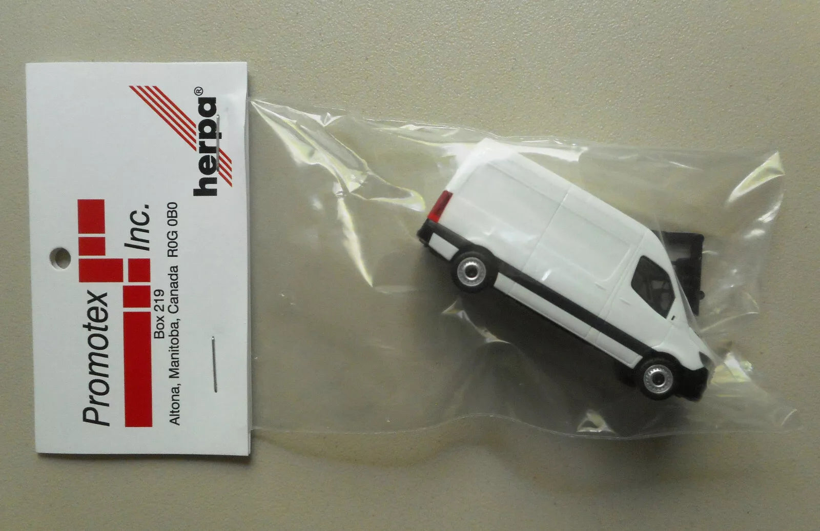 Mercedes Benz Sprinter Van (White) 2018 1/87 Scale (HO) Model Packaging