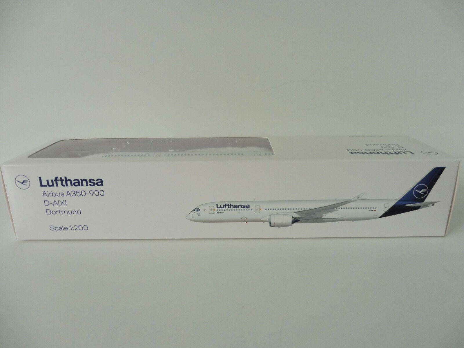 Hogan Wings | Airbus A350-900 Lufthansa (D-AIXI) 1:200 Scale Model
