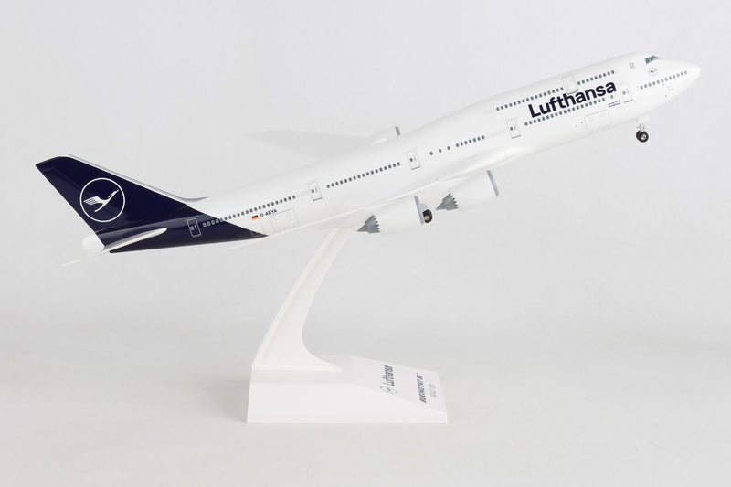 Boeing 747-8I Lufthansa 1:200 Scale Model Right Side View