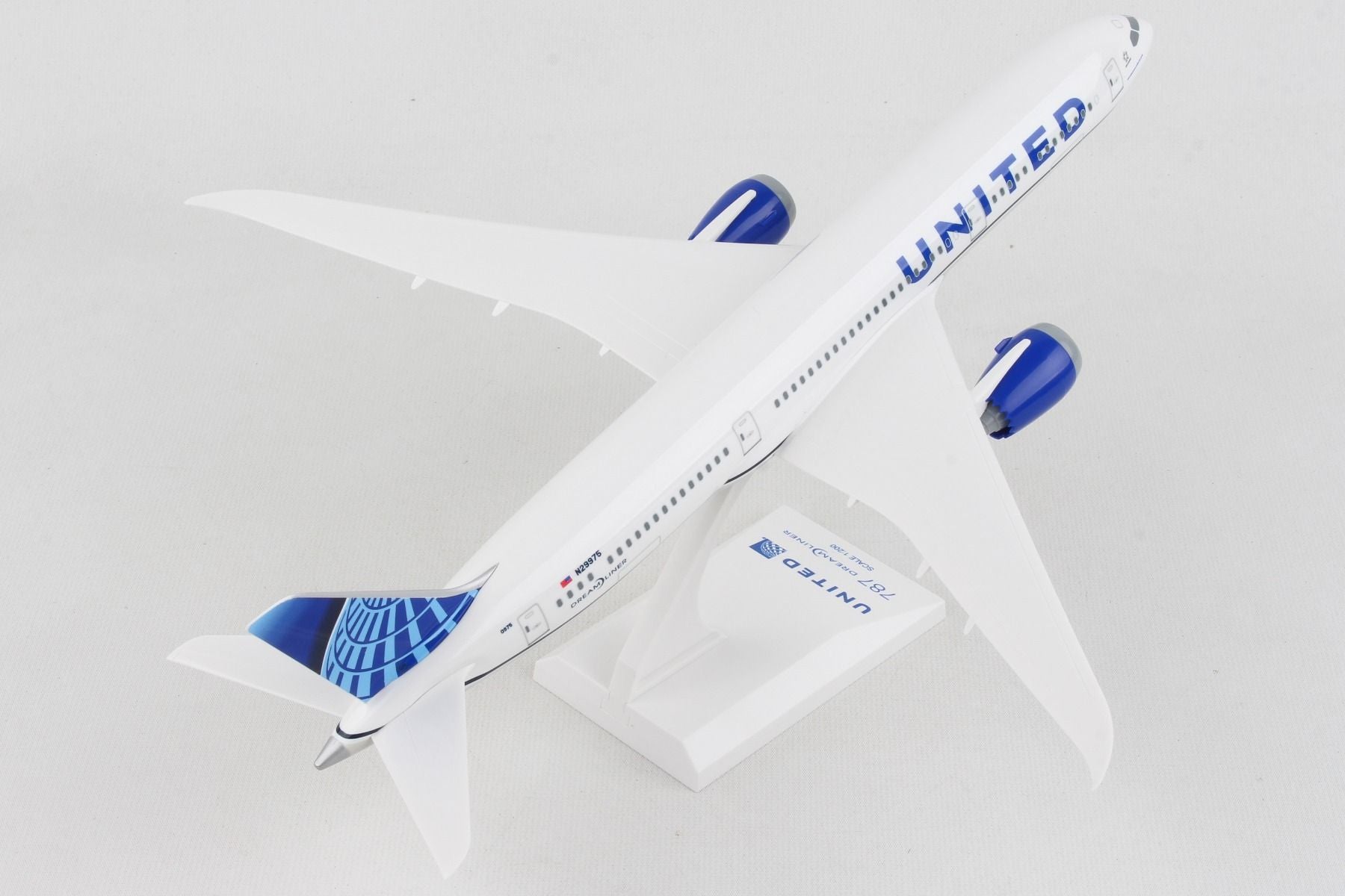 Boeing 787-9 United Airlines (N24976) 1:200 Scale Model Left Rear View