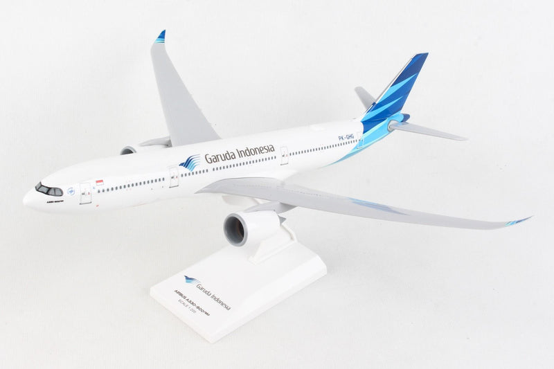 Airbus A330-900neo Garuda Indonesia (PK-GHG) 1:200 Scale Model