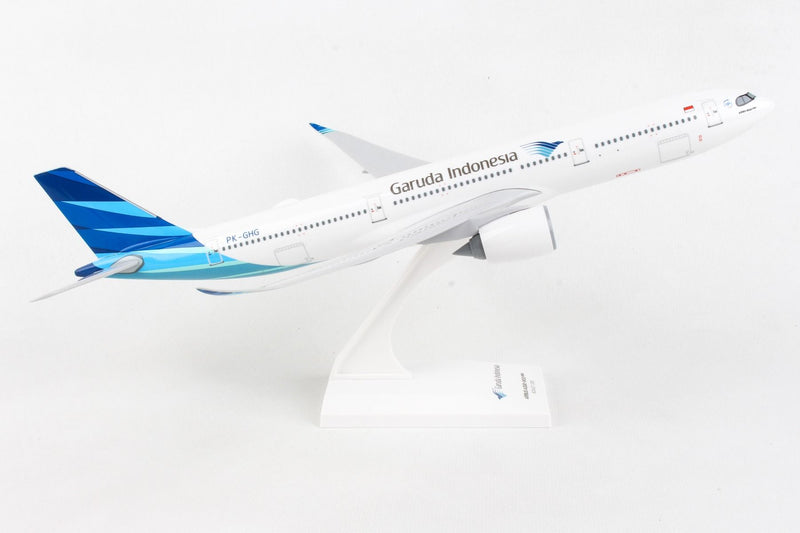 Airbus A330-900neo Garuda Indonesia (PK-GHG) 1:200 Scale Model Right Side View