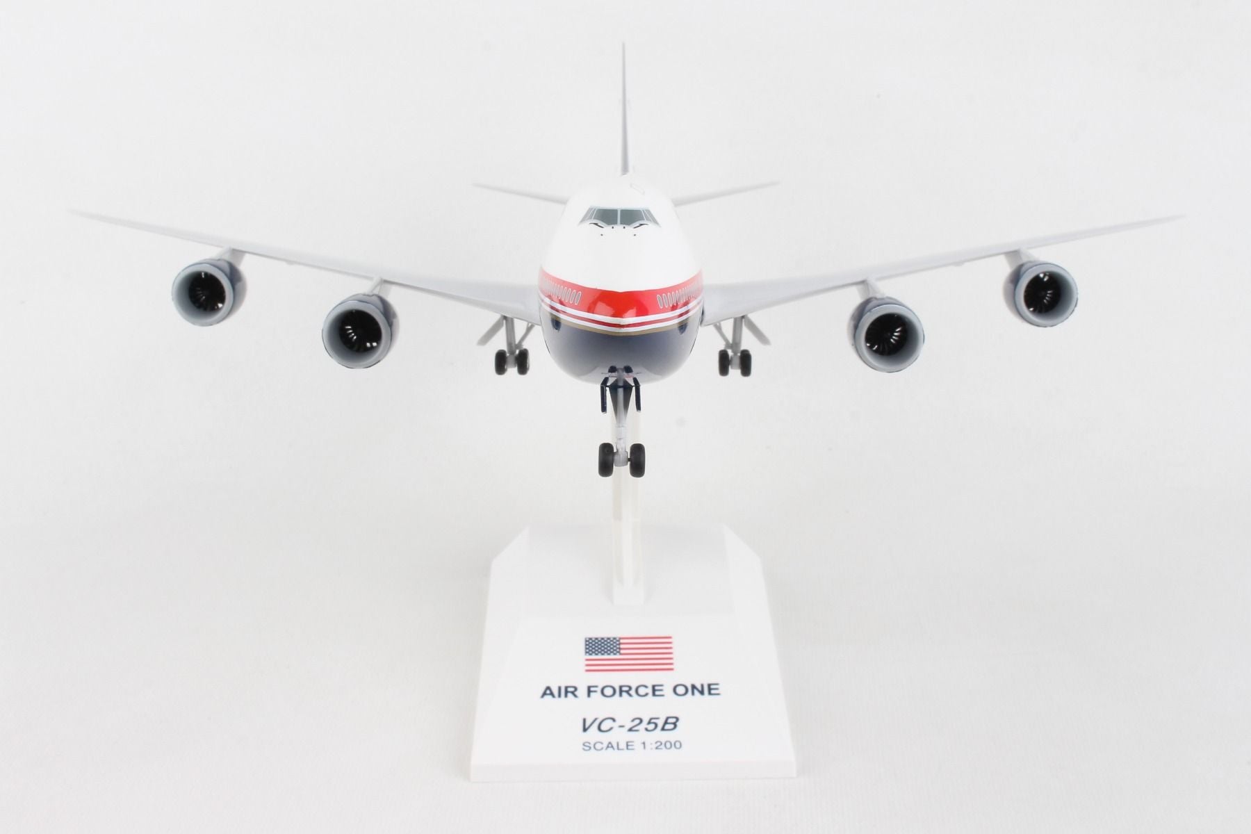 Boeing 747-8I Air Force One 1:200 Scale Model Front View