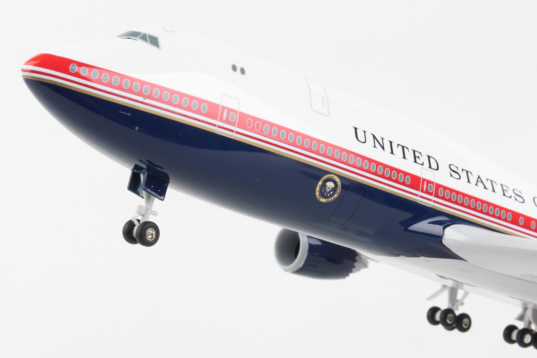 Boeing 747-8I Air Force One 1:200 Scale Model Nose Close Up