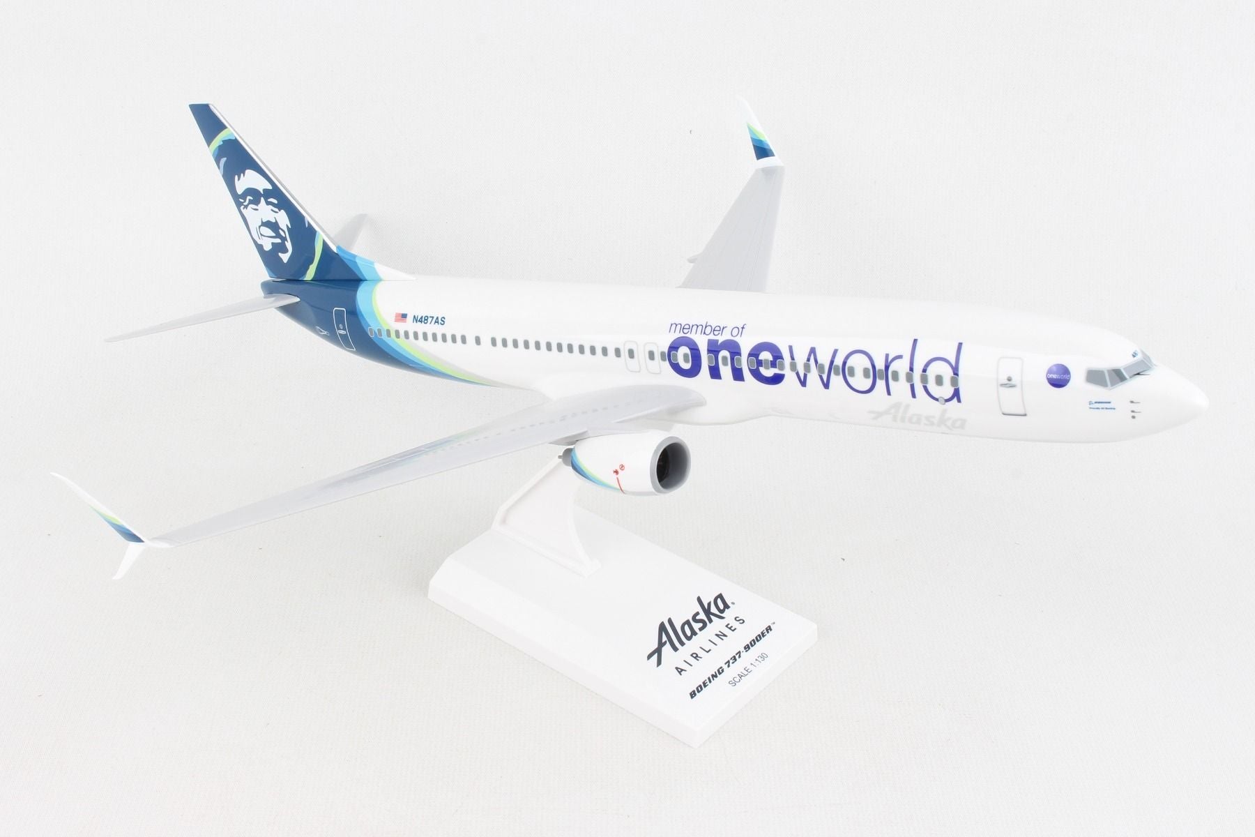 Boeing 737-900 Alaska Airlines “One World” (N487AS) 1:130 Scale Model