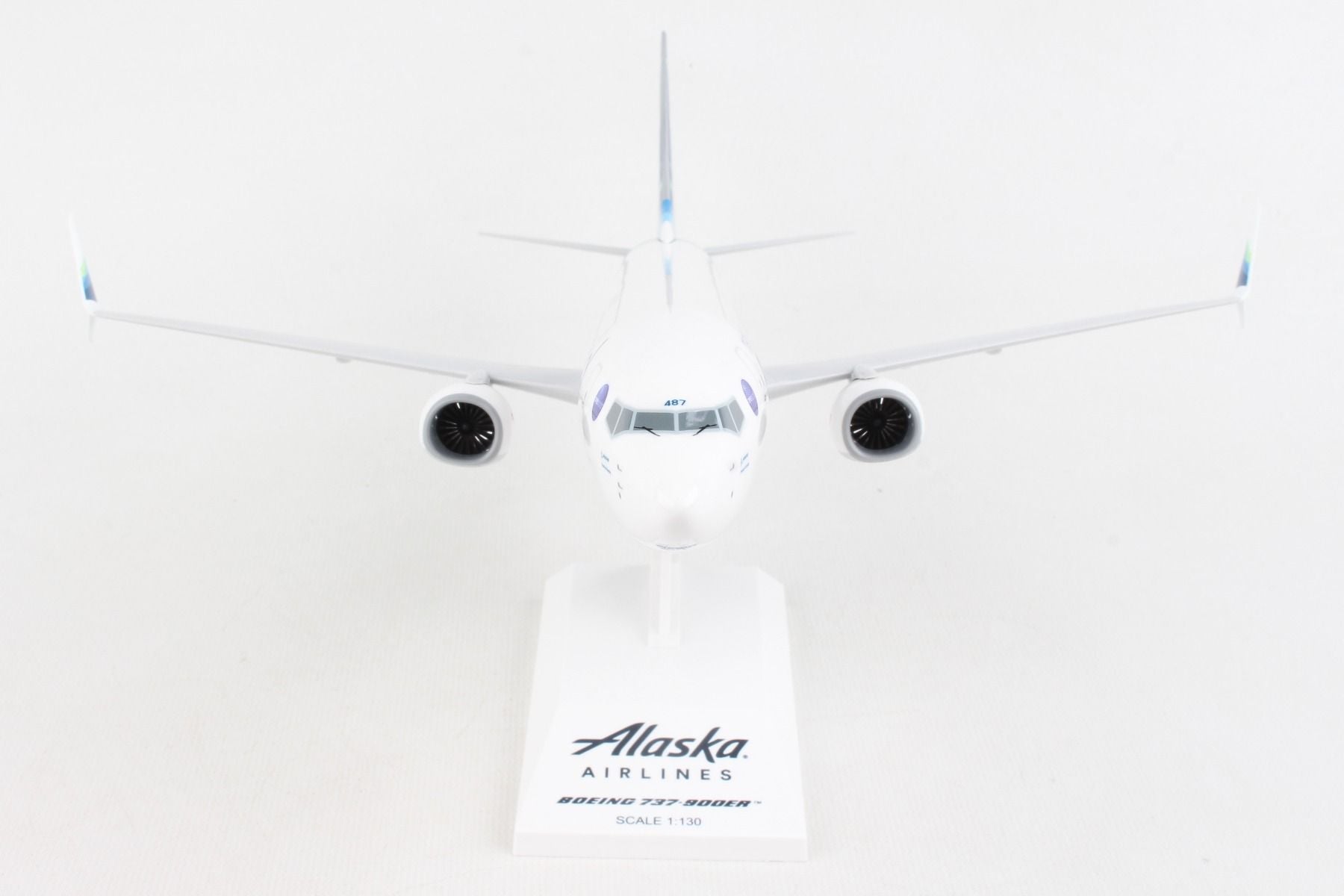 Boeing 737-900 Alaska Airlines “One World” (N487AS) 1:130 Scale Model Front View