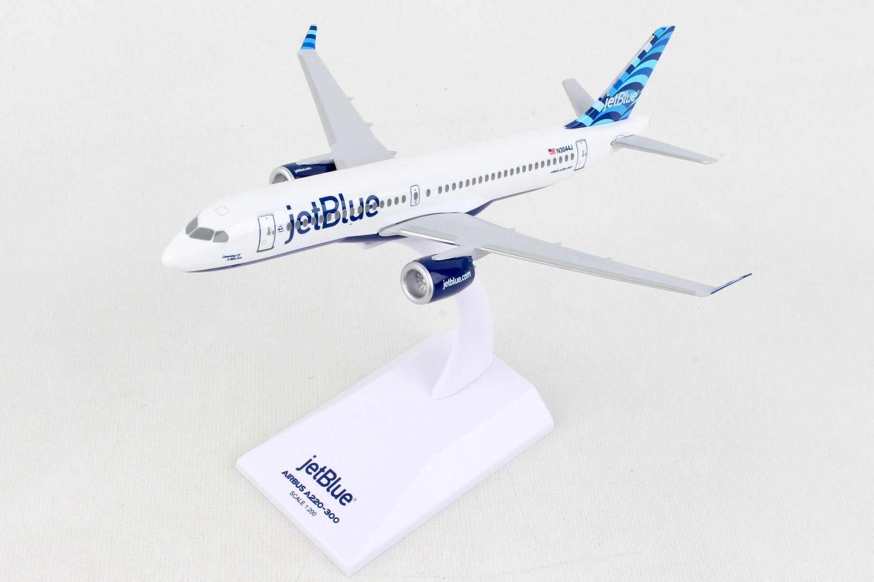 Airbus A220-300 jetBlue Airways, 1:200 Scale Model