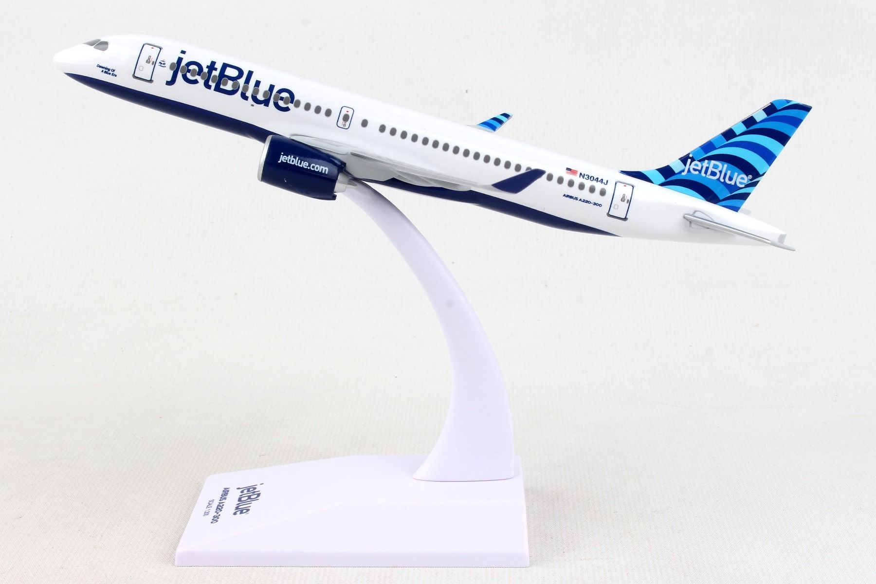 Airbus A220-300 jetBlue Airways, 1:200 Scale Model Left Side View