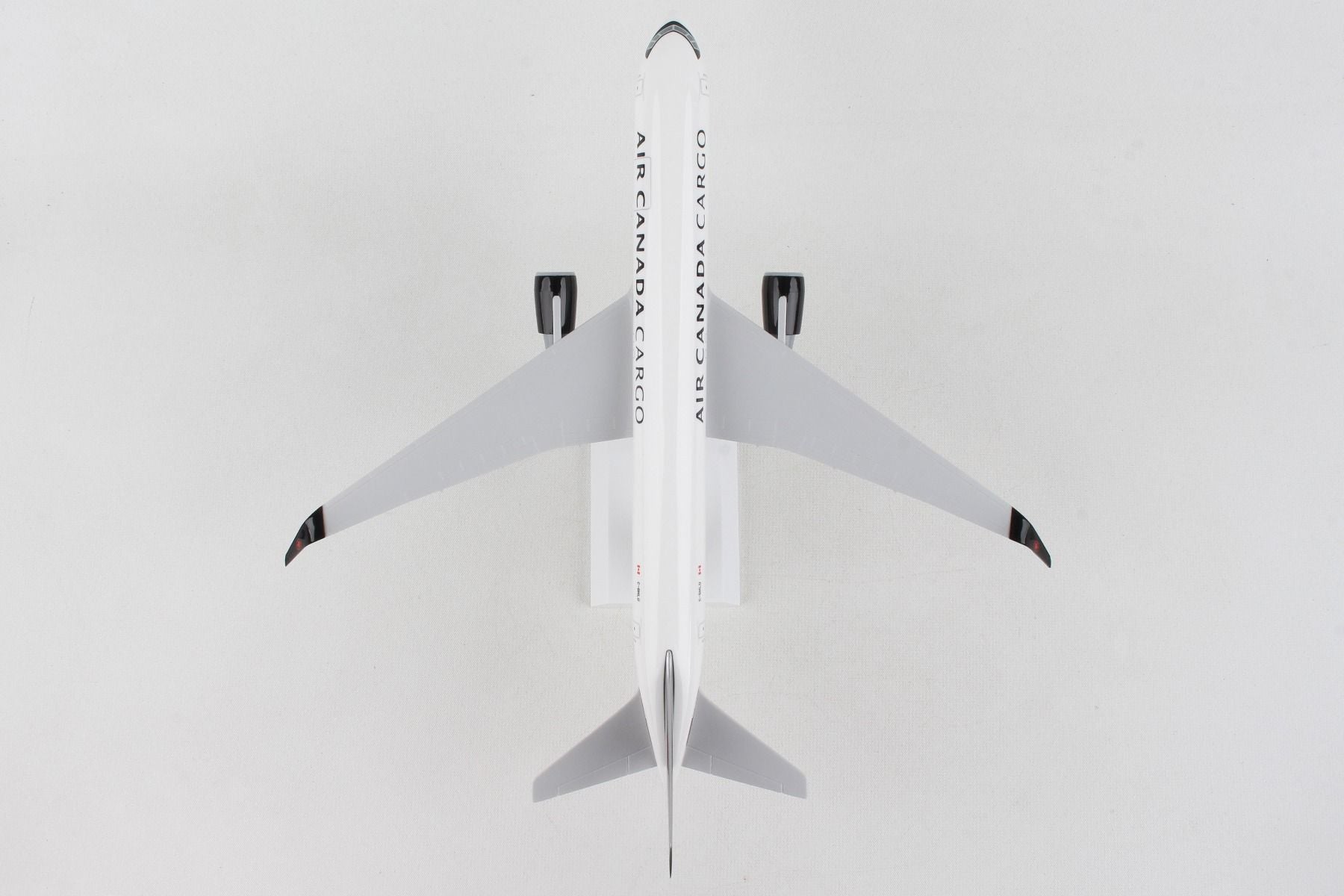 Boeing 767-300F Air Canda Cargo (C-GHLU) 1:200 Scale Model Top View