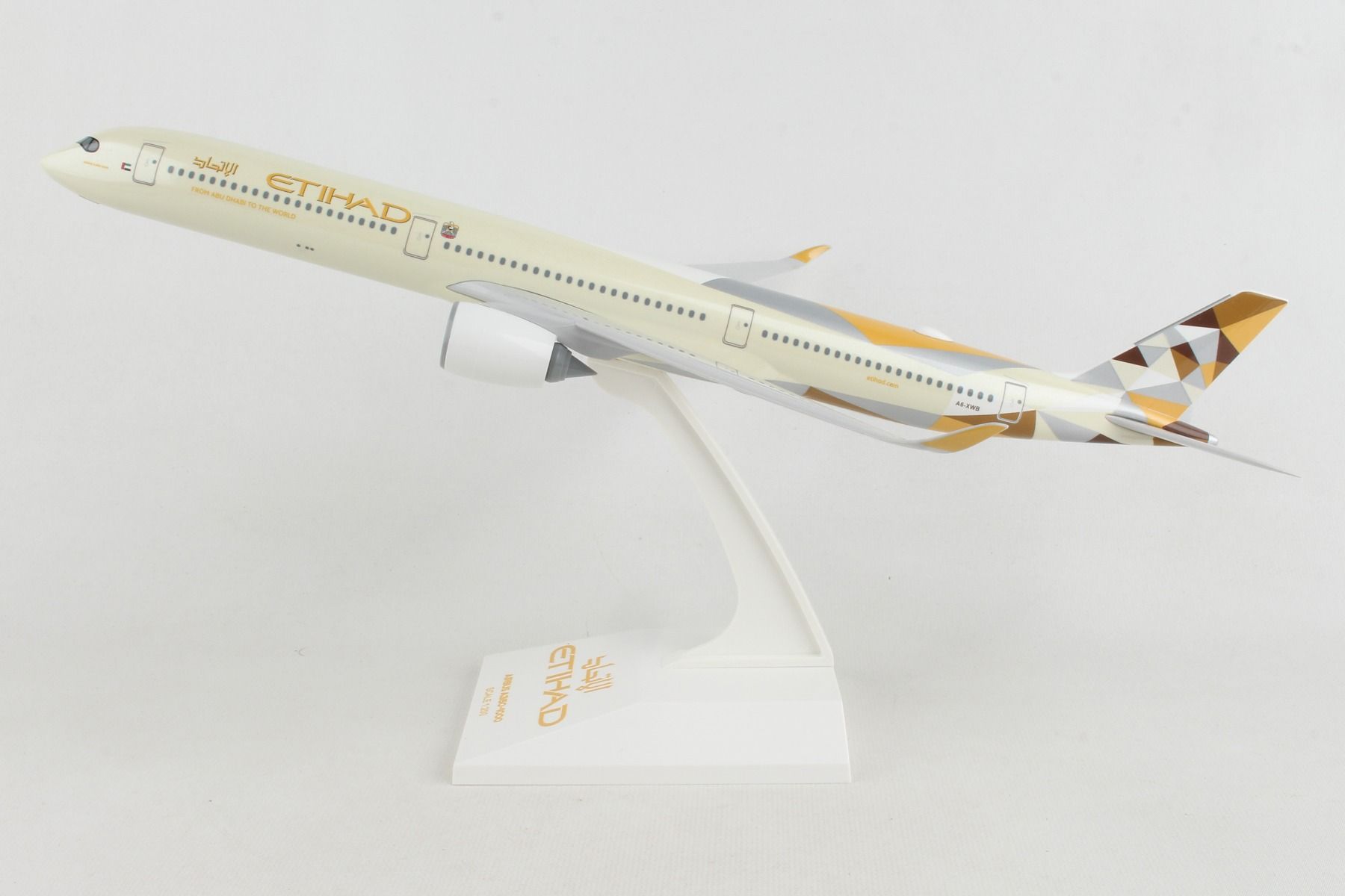 Airbus A350-1000 Etihad Airways 1:200 Scale Model Left Side View