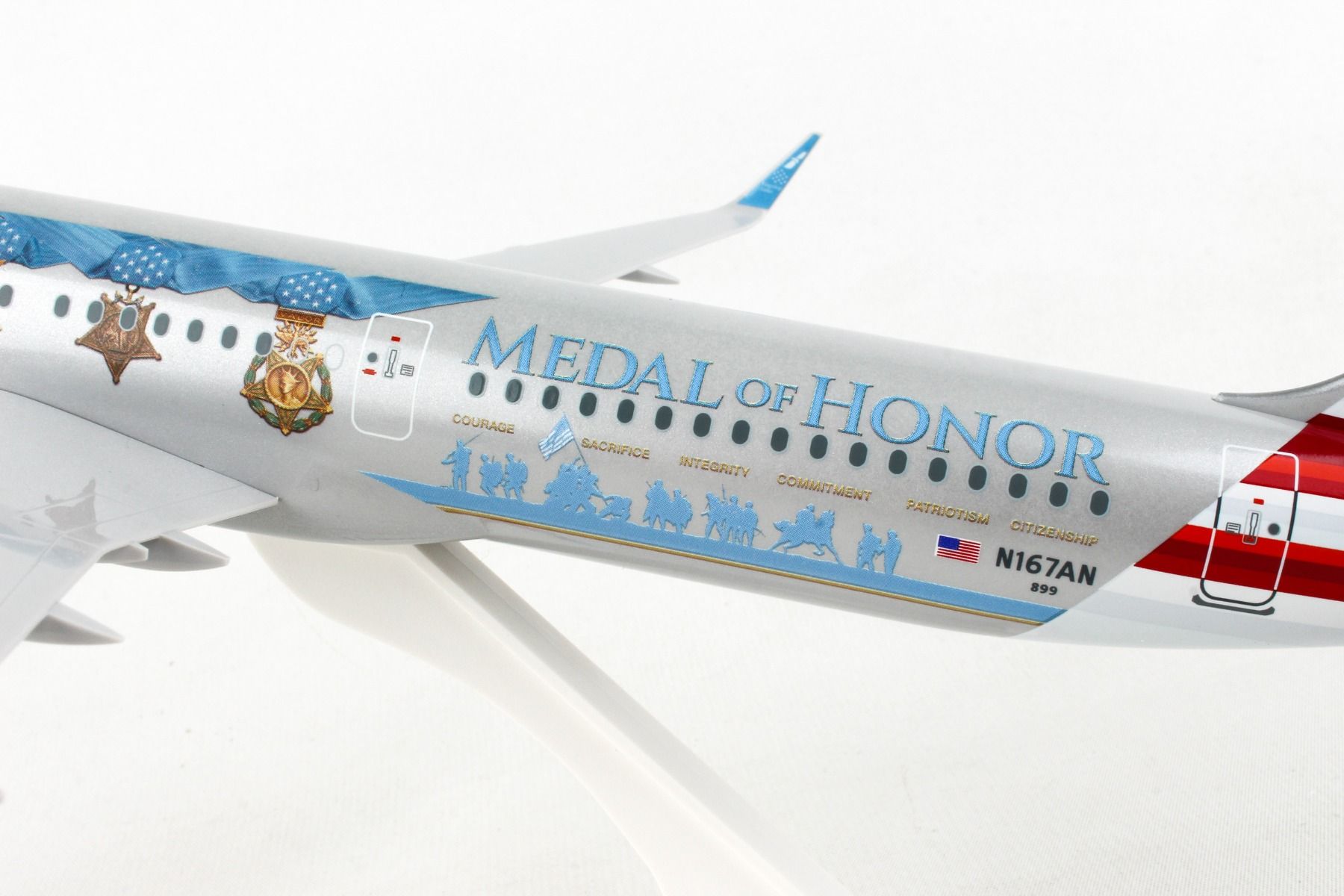 Airbus A321-200 American Airlines “Medal of Honor” (N167AN) 1:150 Scale Model Livery Close Up