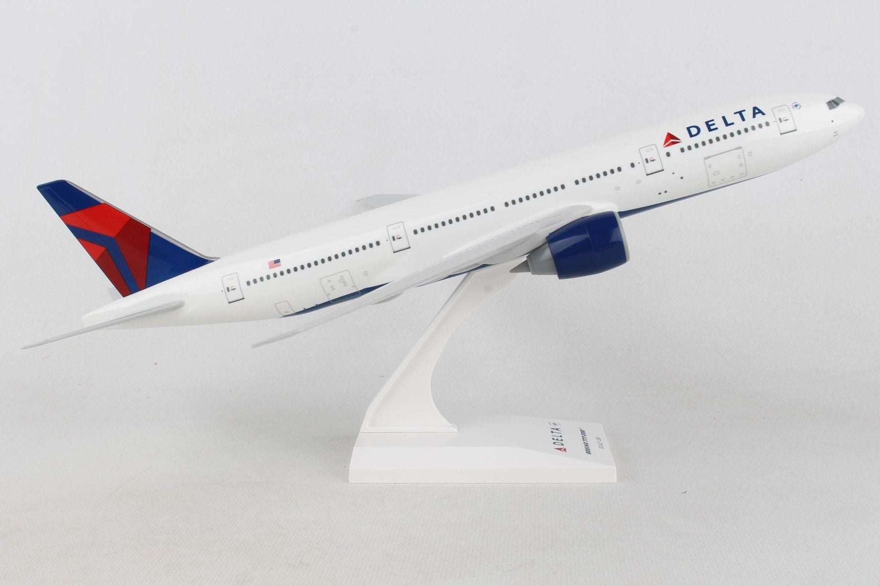 Boeing 777-200 Delta Air Lines 1:200 Scale Model right Side View