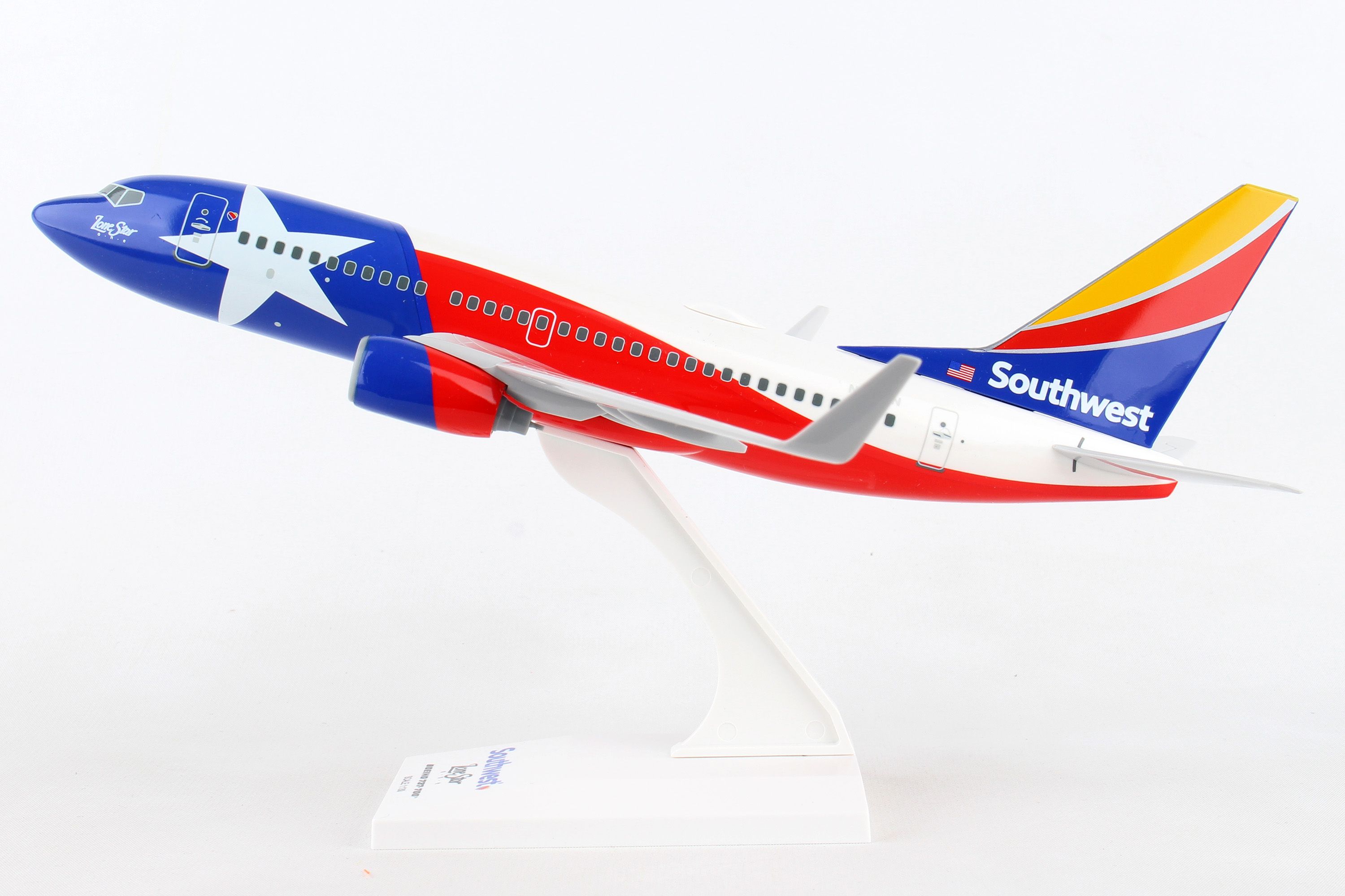 Boeing 737-700 Southwest Airlines "Lone Stare One"  1:130 Scale Model Left Side View