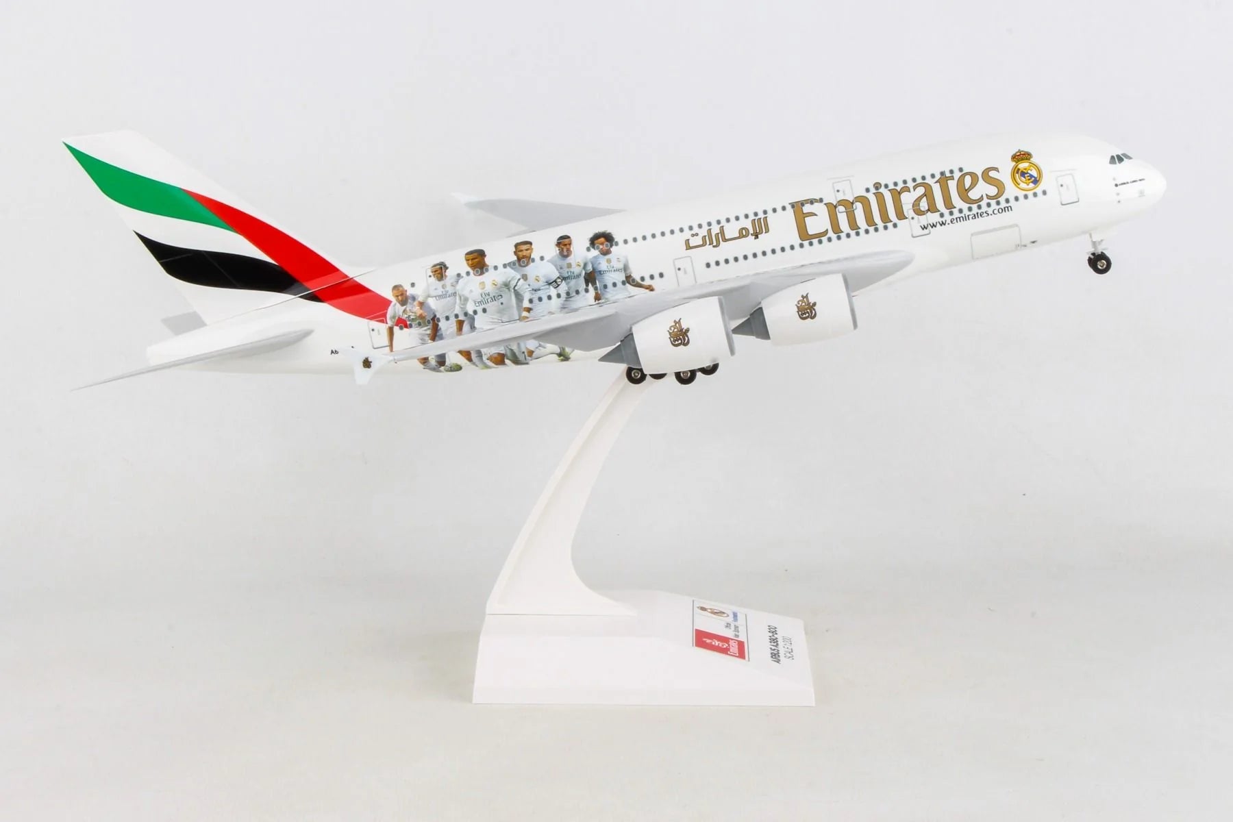 Airbus A380 Emirates “Real Madrid” Livery, 1:200 Scale Model Right Side View