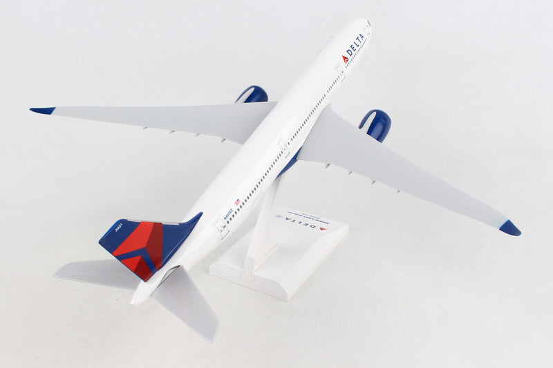 Airbus A330-900neo Delta Air Lines (N401DZ) 1:200 Scale Model Right Rear View