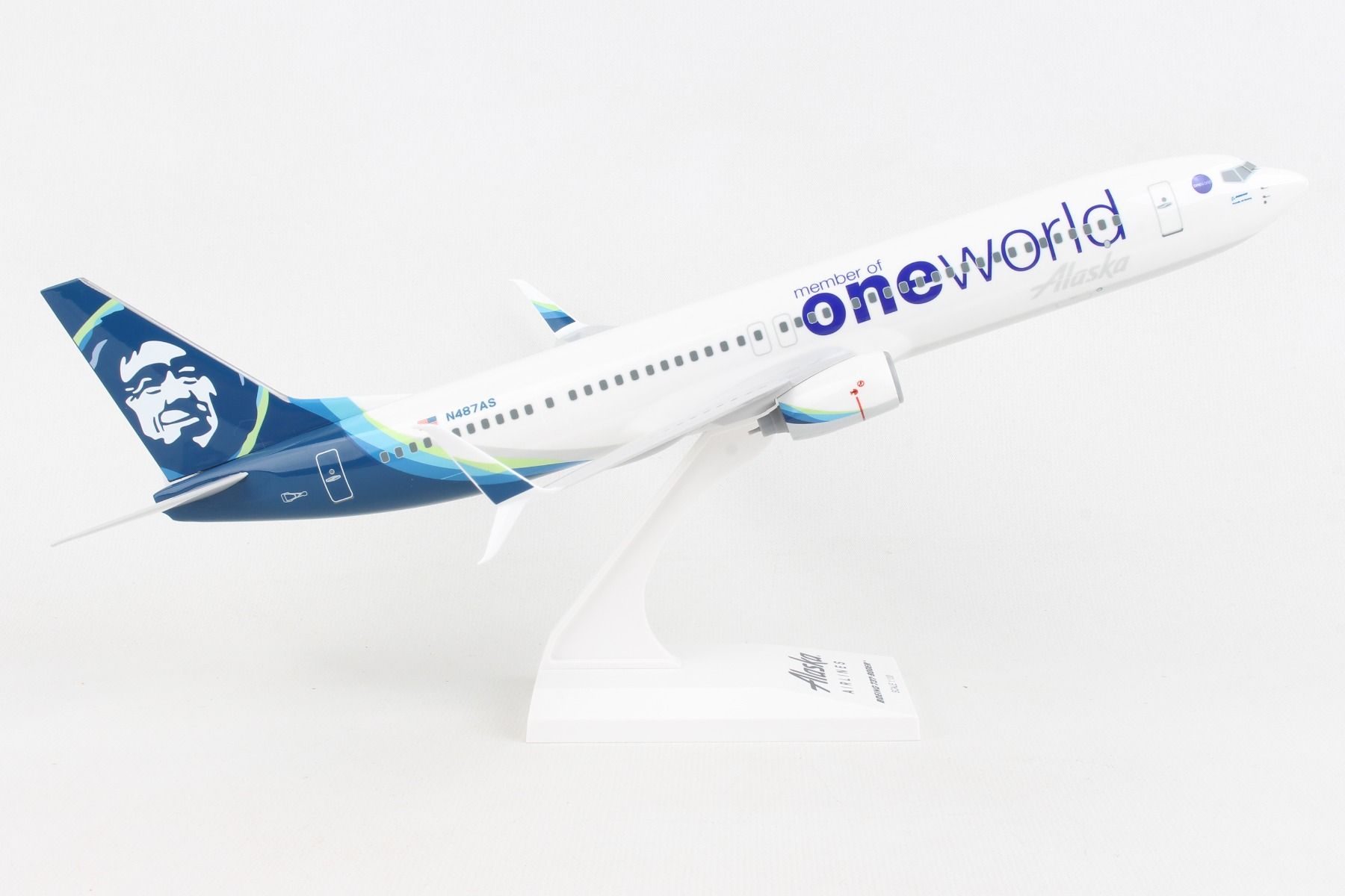 SkyMarks Boeing 737-900 Alaska Airlines “One World” (N487AS) 1:130 Scale Model Right Side View