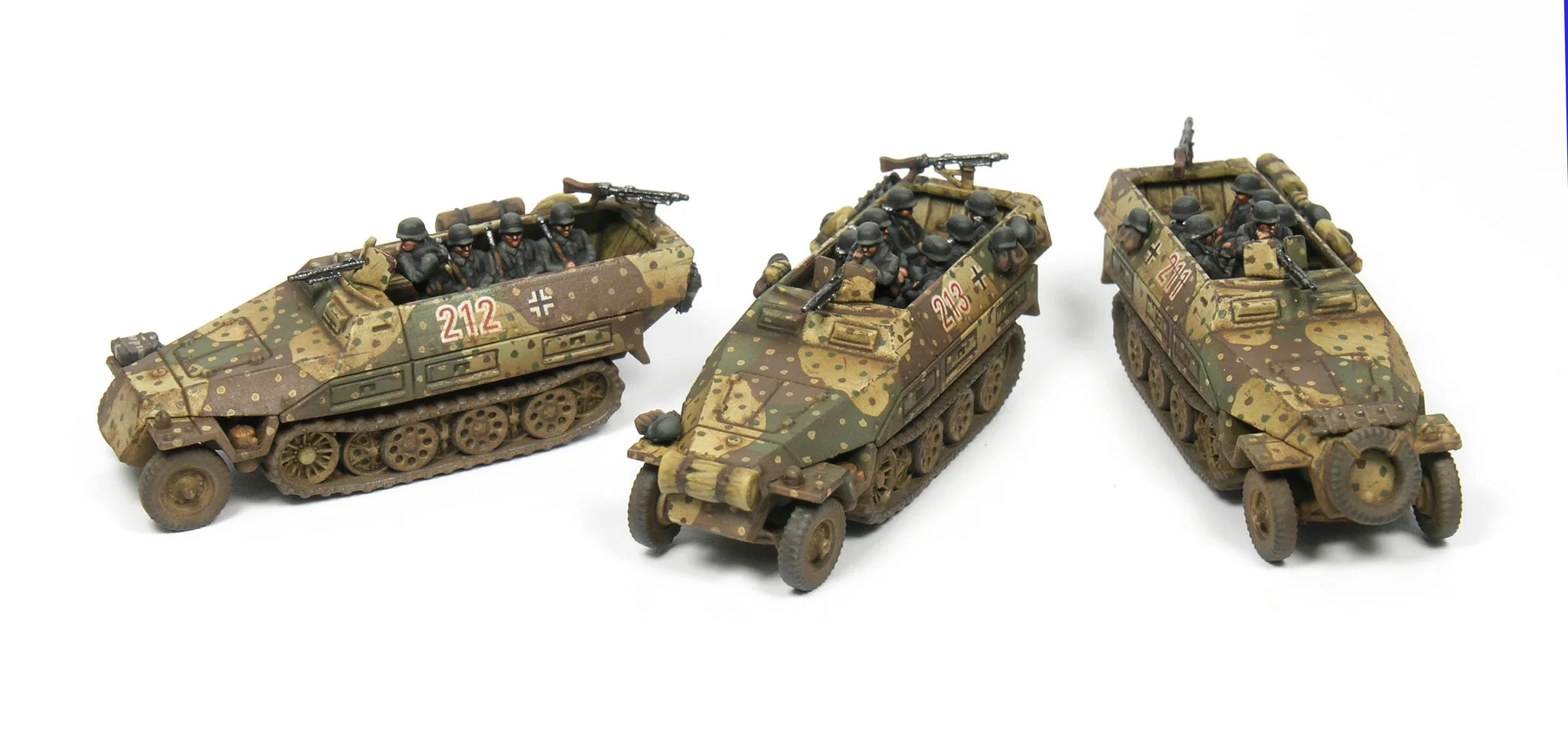 Various Views Victrix Ltd Hanomag Sd.Kfz.251/D 12mm Scale WWII Historical Miniatures