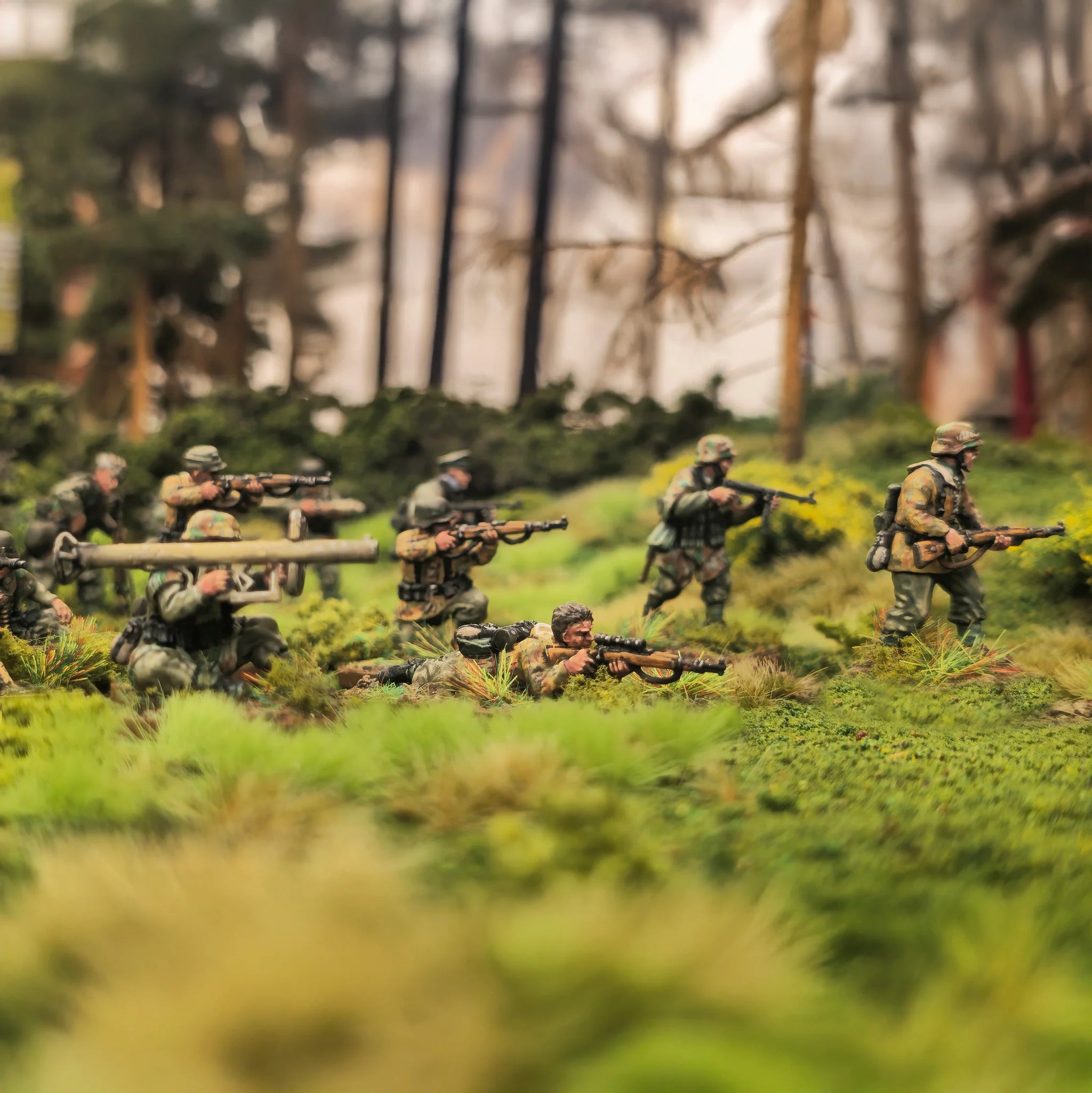Victrix Ltd Late War German Infantry & Heavy Weapons 28mm scale WWII miniatures set example assault diorama