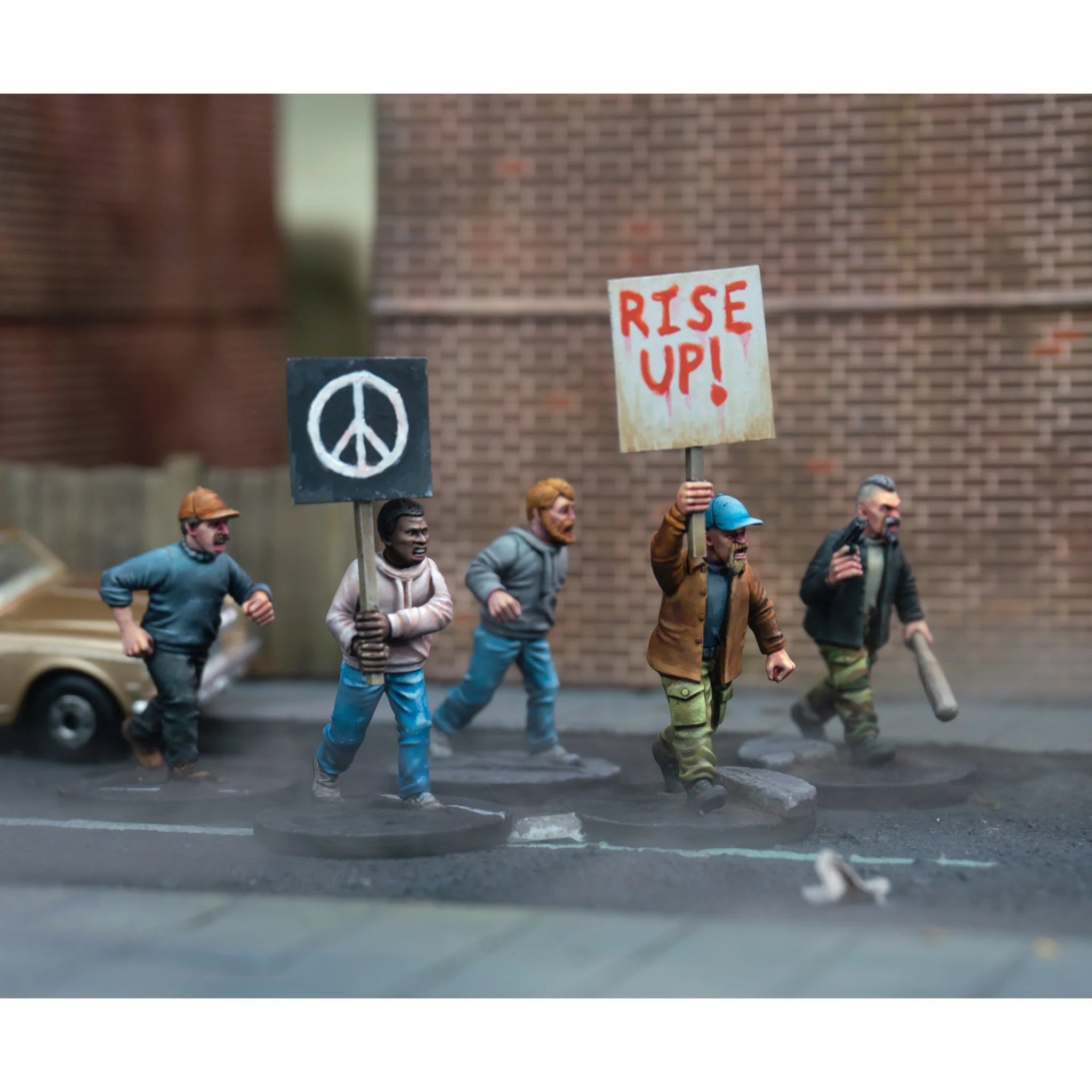 Wargames Atlantic 28mm Pulp Adventure Civilians & Survivors (1) Men (Plastic Miniatures)