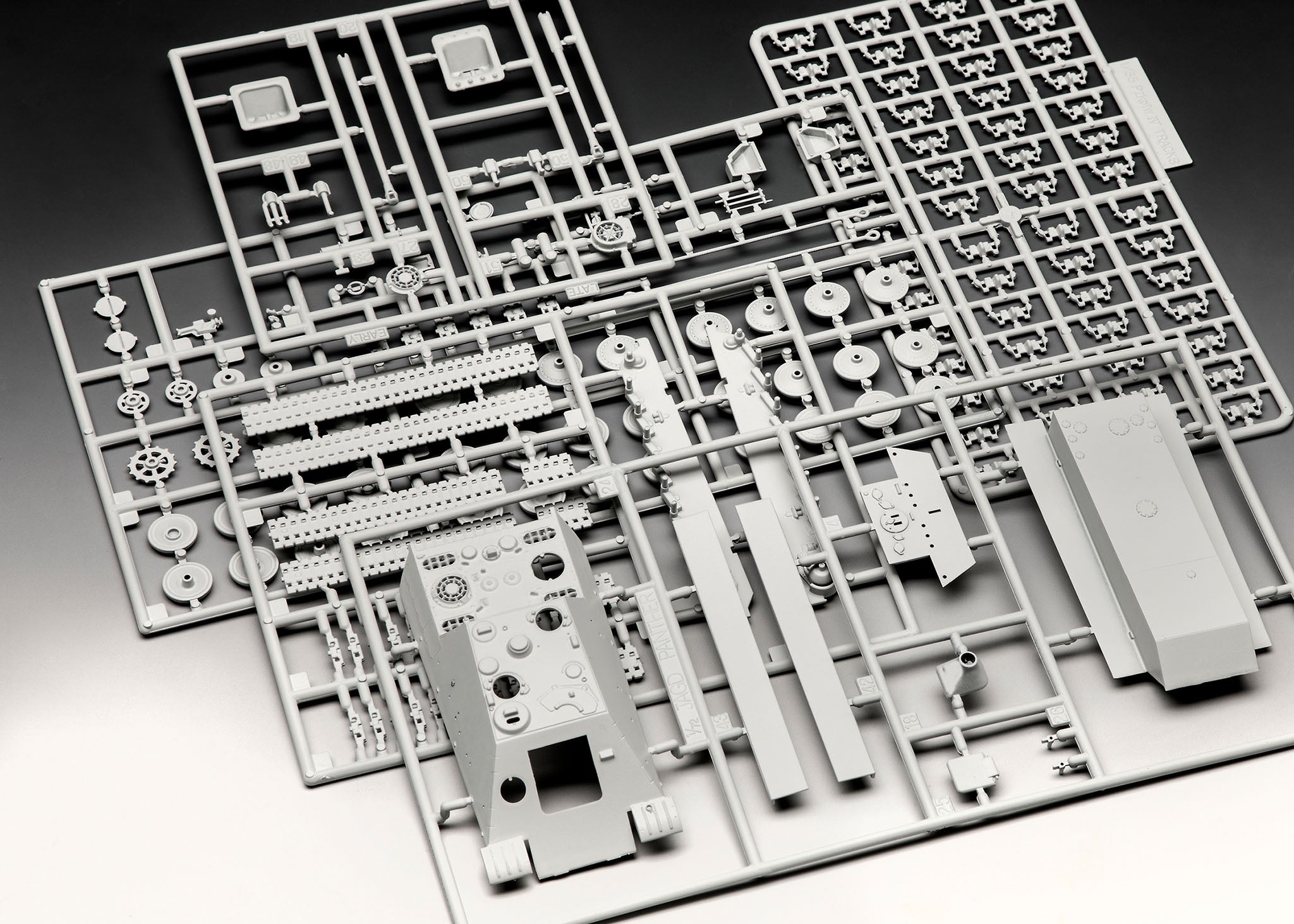 SdKfz 173 Jagdpanther 1/72 Scale Model Kit Parts Frames