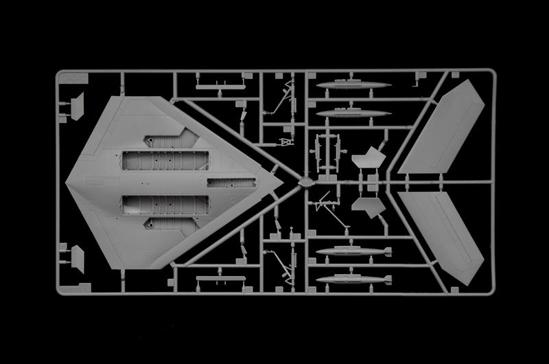 Northrop Grumman X-47B Unmanned Combat Aircraft System, 1/72 Scale Model Kit Frame 2