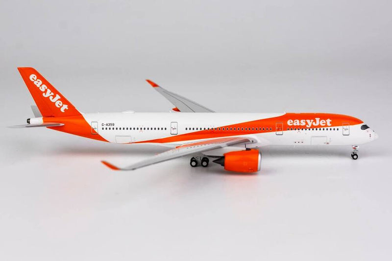 Airbus A350-900 easyJet Airlines (G-A359) 1:400 Scale Model Right Side View