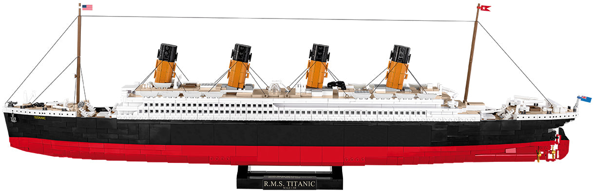 R.M.S. Titanic 1:300 Scale, 2840 Piece Block Kit